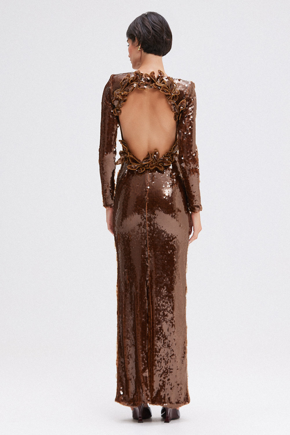 VESTIDO LONGO PAETÊ MARROM