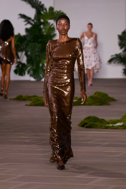 VESTIDO LONGO PAETÊ MARROM