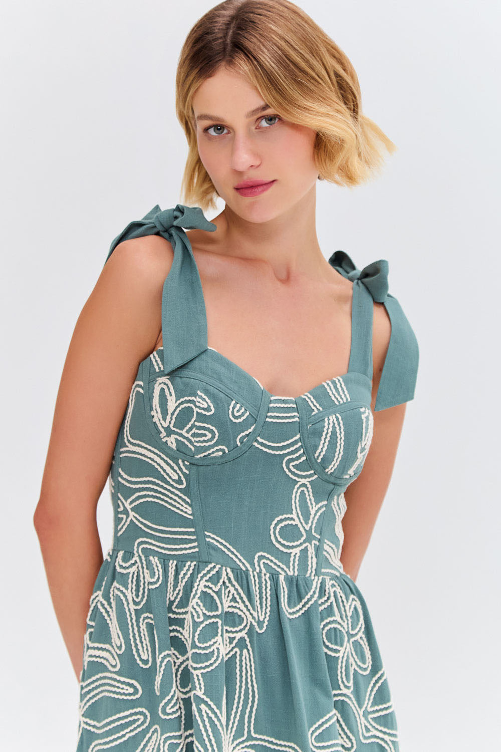 VESTIDO MIDI LINHO ASAS VERDE