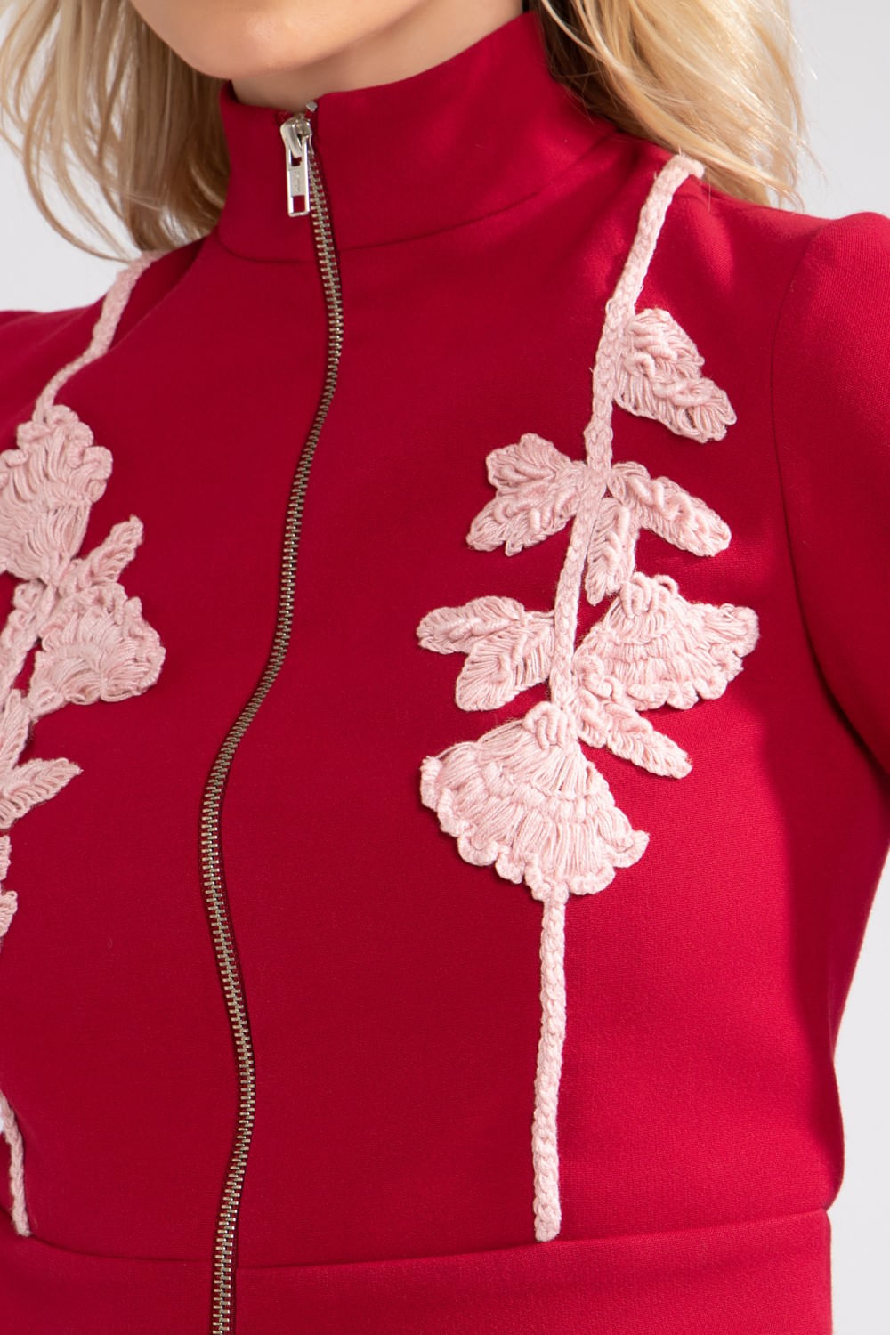 JAQUETA BORDADA FLORES VINHO