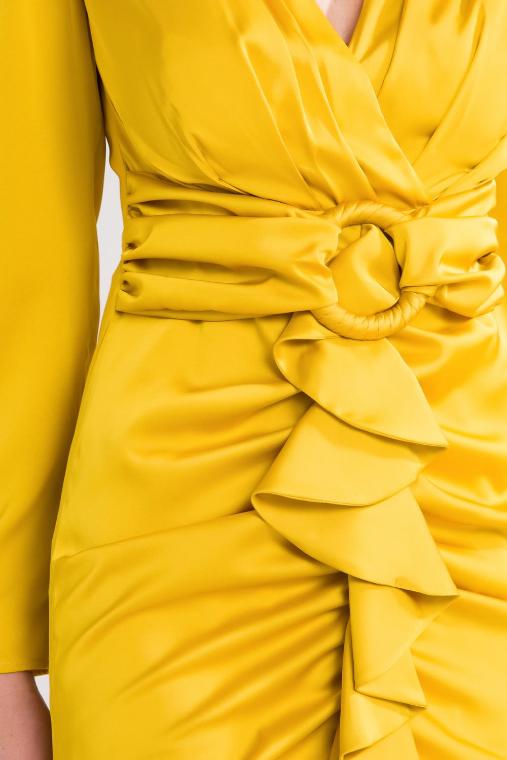 VESTIDO CURTO CETIM ARGOLA FRANZIDO AMARELO