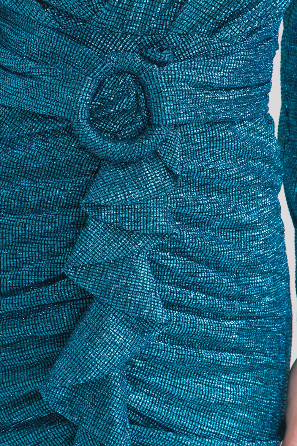 VESTIDO CURTO METALIZADO FIVELA AZUL