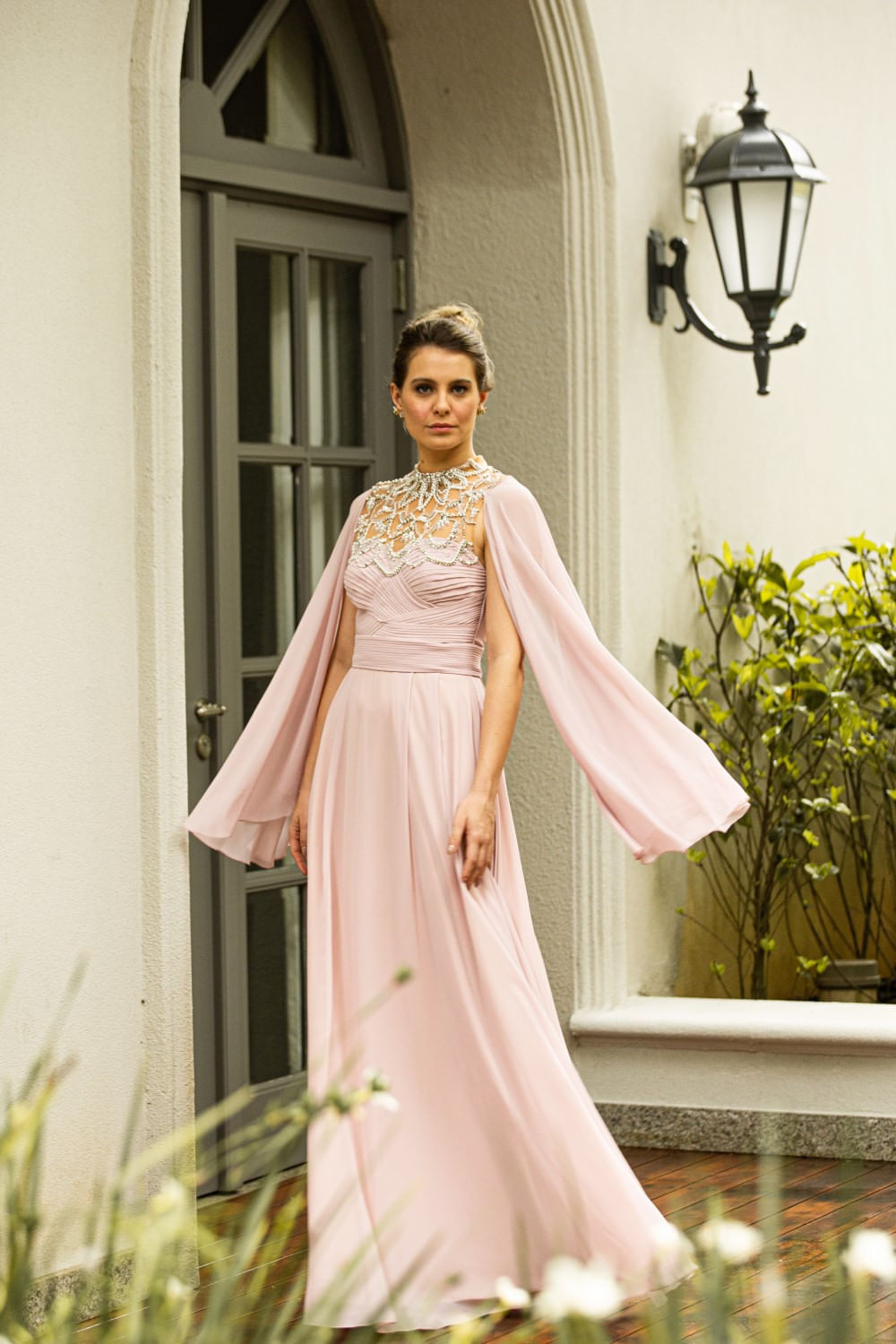 VESTIDO LONGO CAPA PEDRARIA ROSA