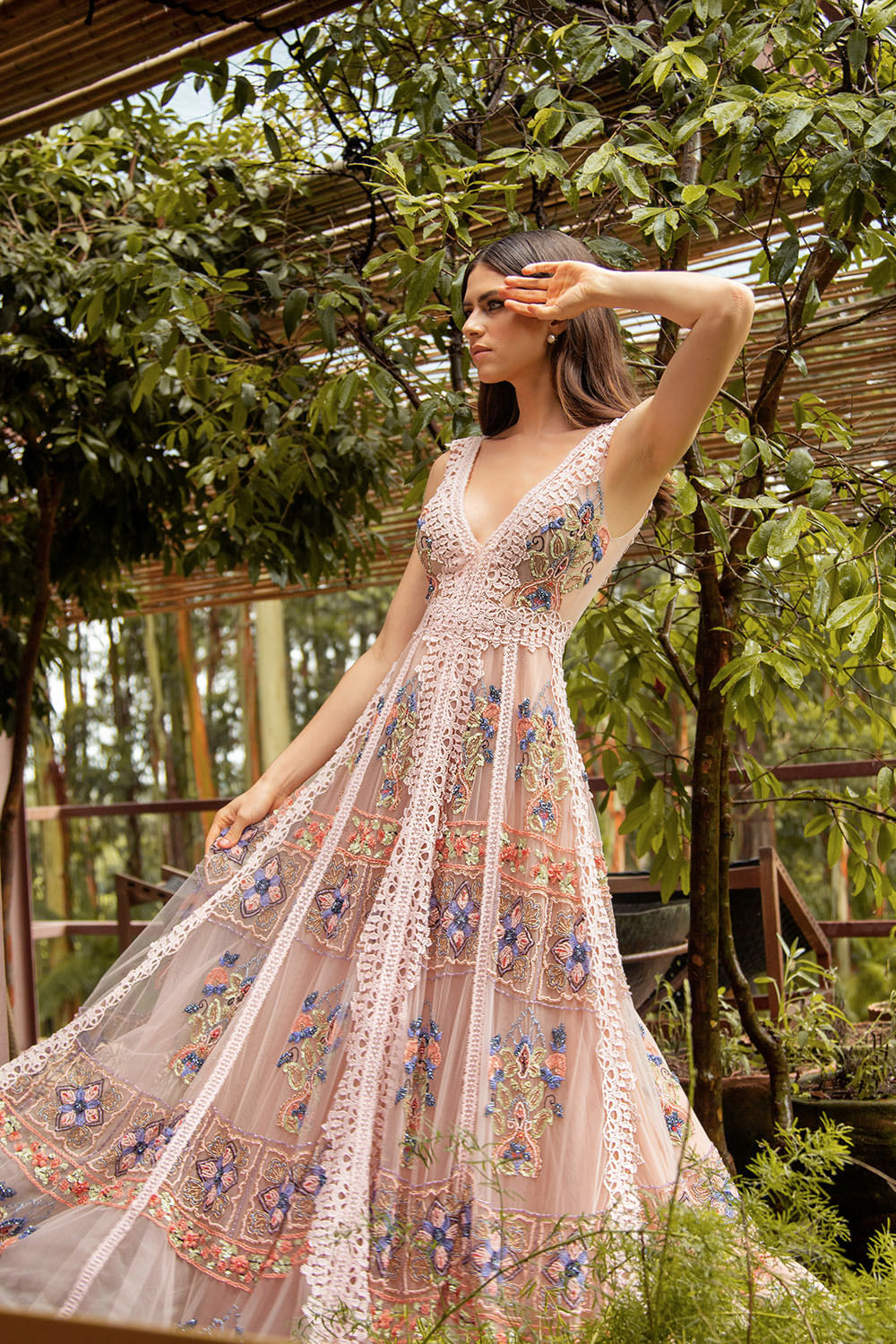 VESTIDO LONGO BORDADO FLORES ENTREMEIO ROSA