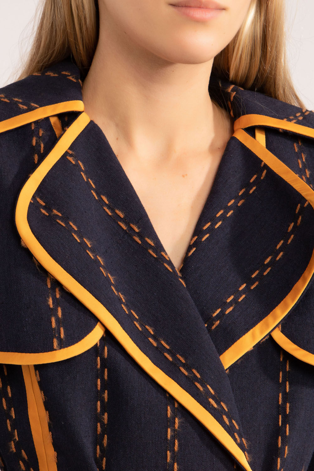 BLAZER PESPONTADO
AZUL ESCURO