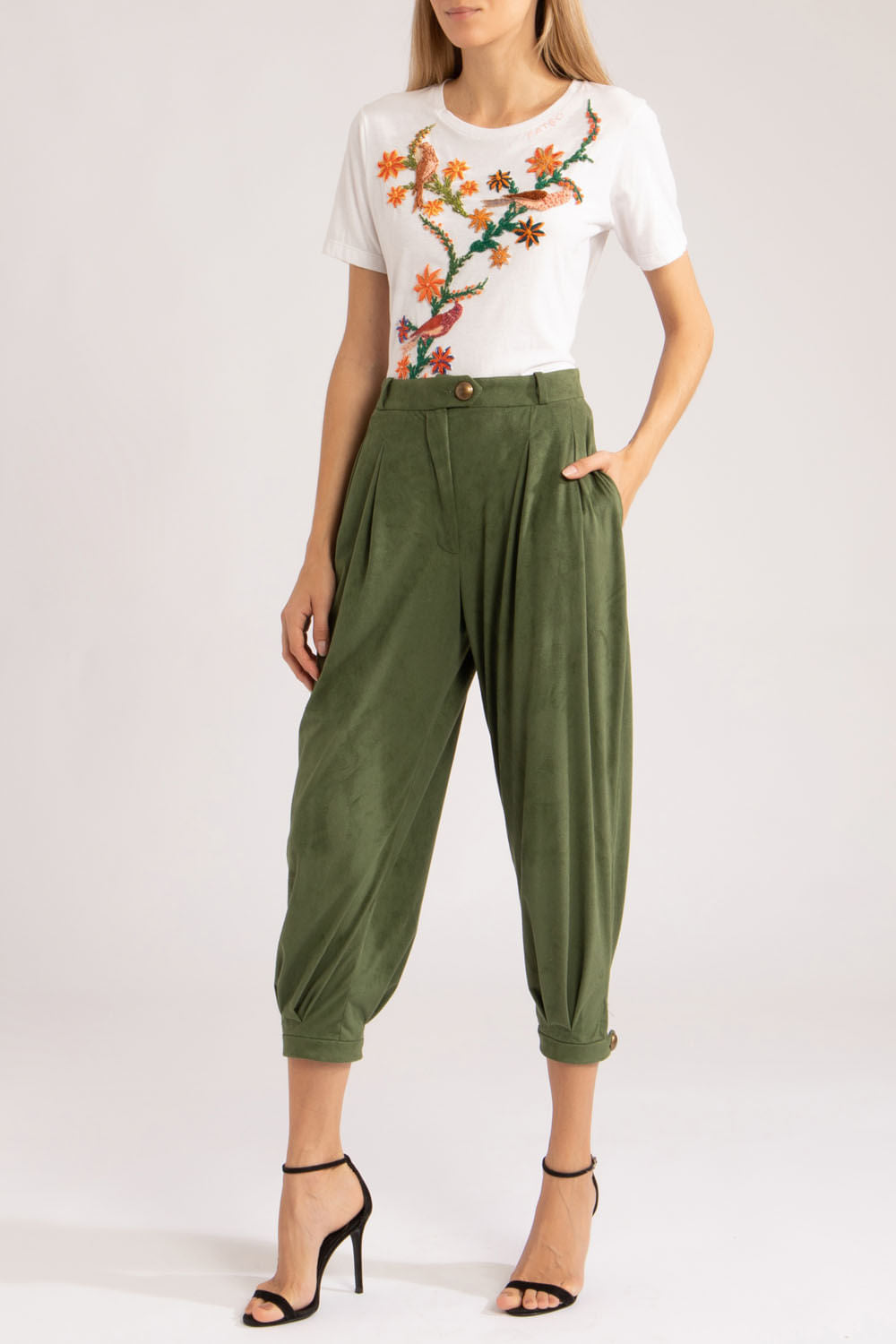 Calça suede
verde escuro