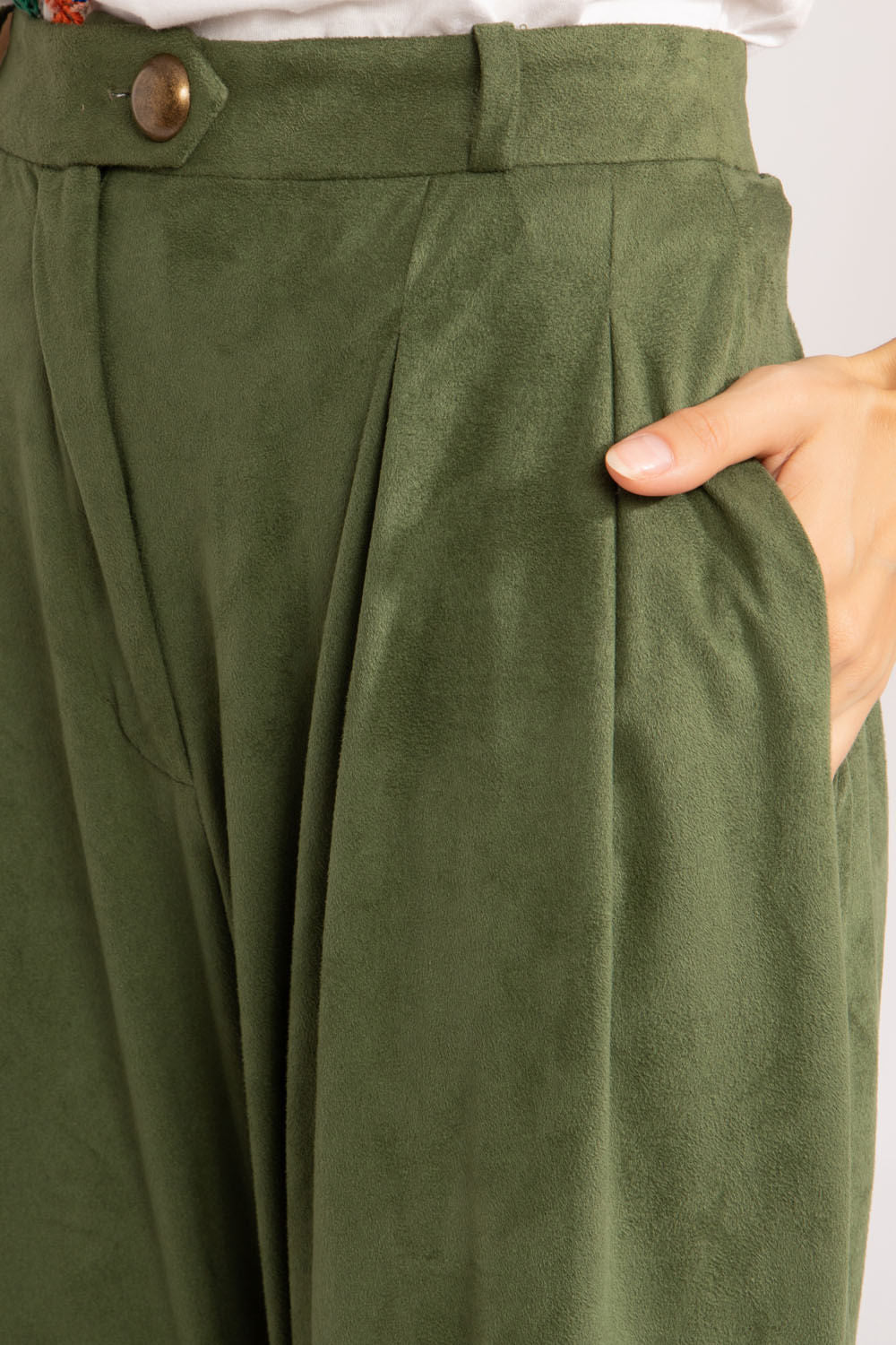 Calça suede
verde escuro