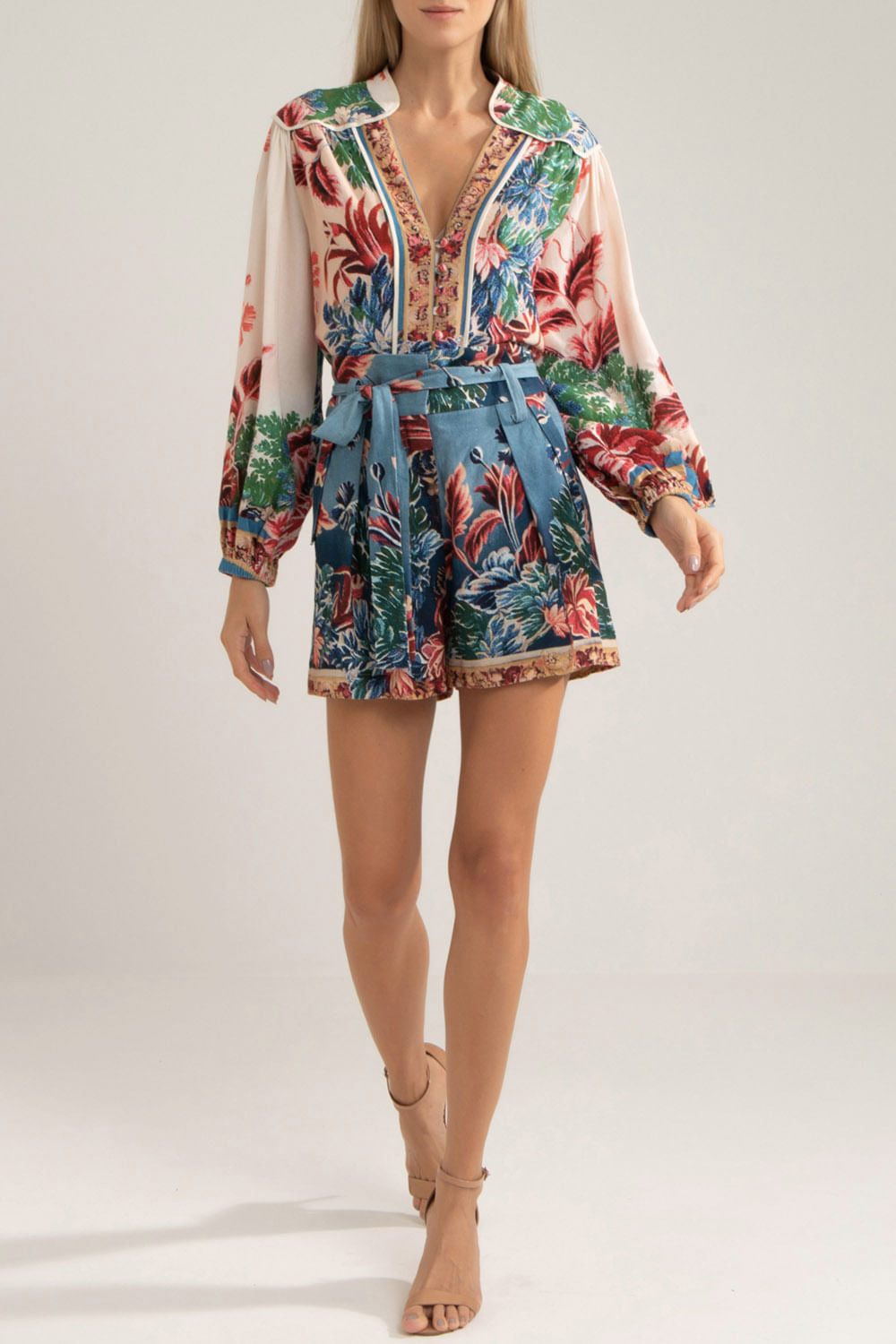 Camisa ampla gilly flower
vermelho