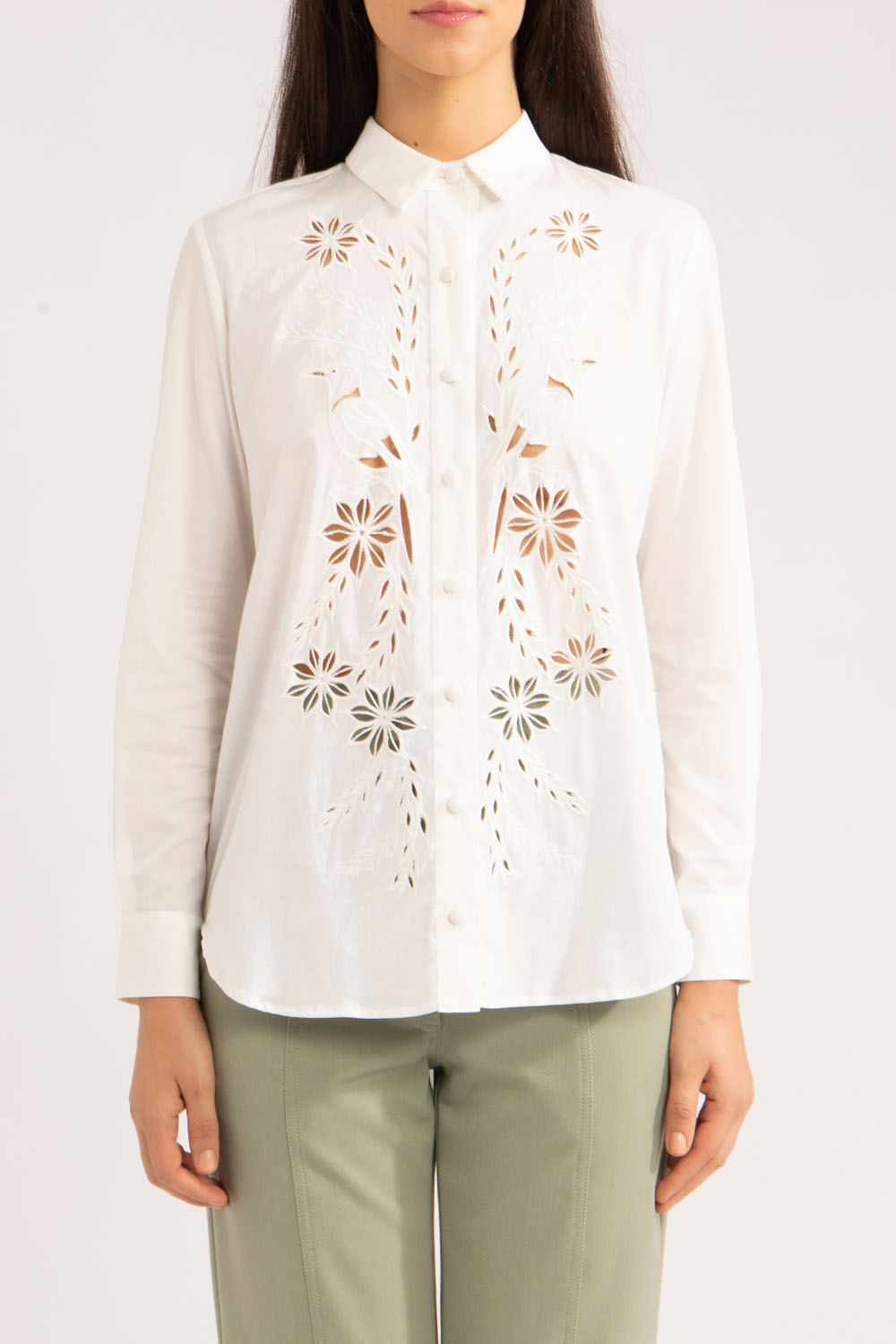 Camisa bordado vazado flores tricoline span
off white