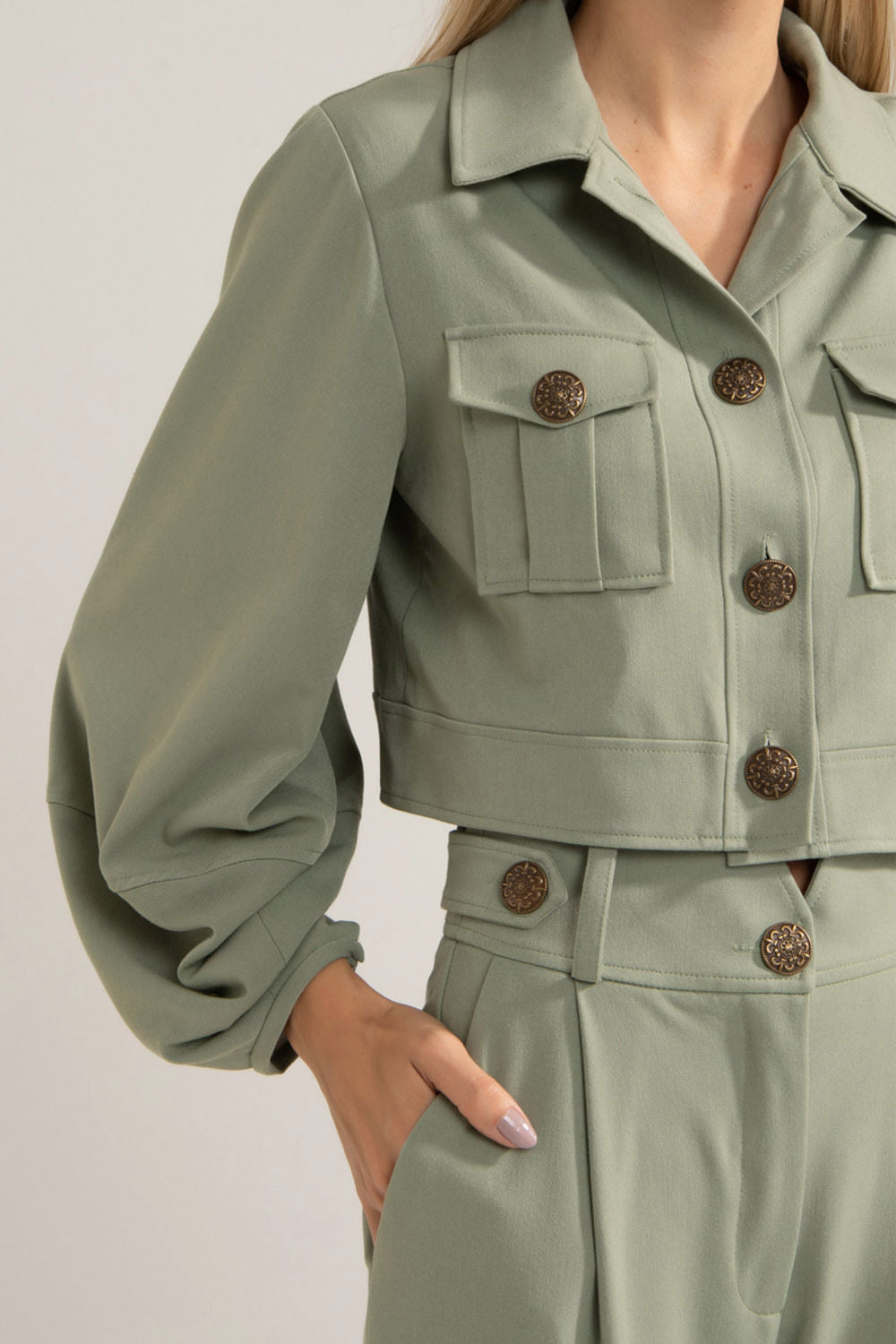 CASACO CURTO BOTÕES YORK
VERDE