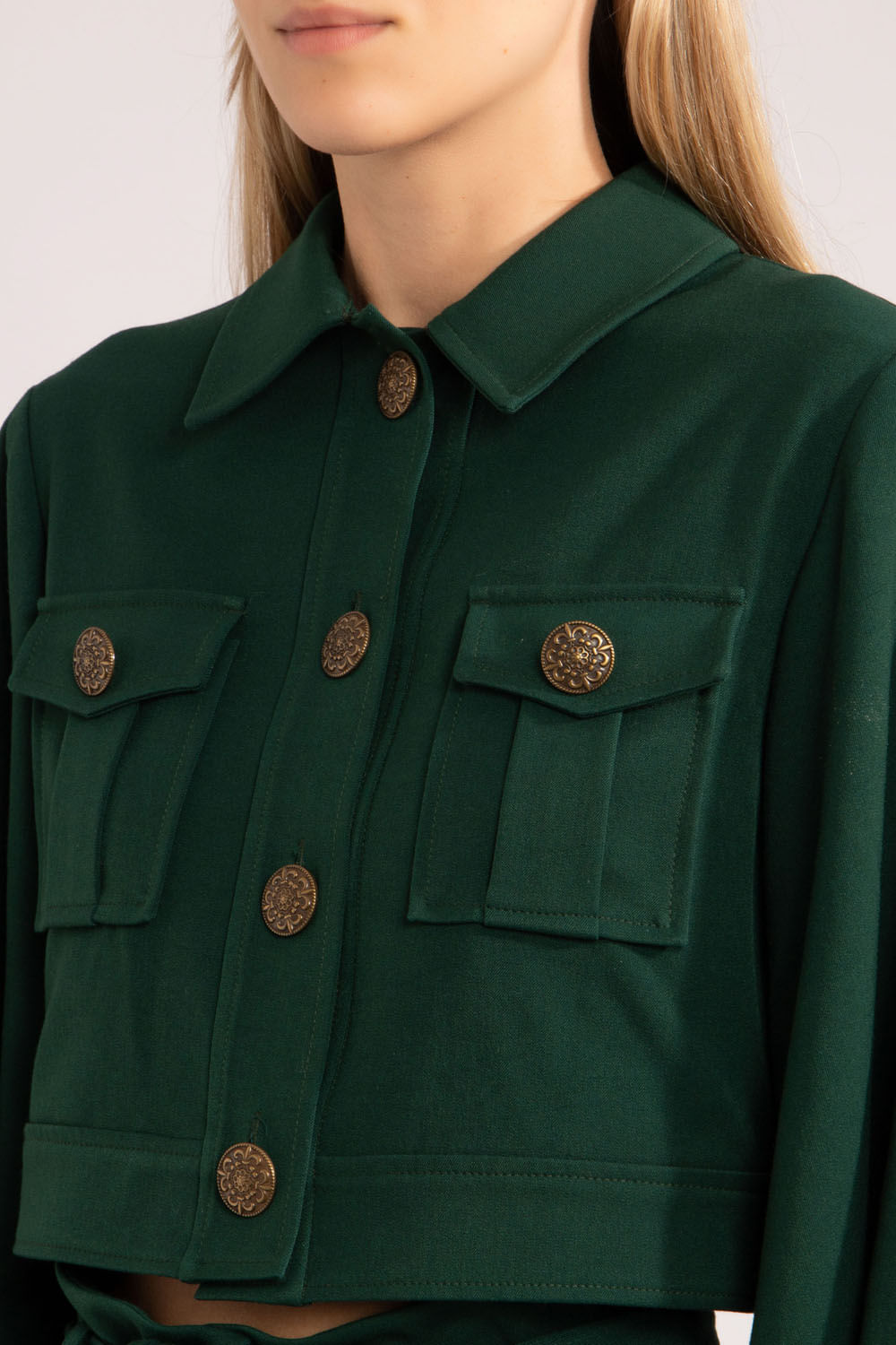 CASACO CURTO BOTÕES YORK
VERDE ESCURO