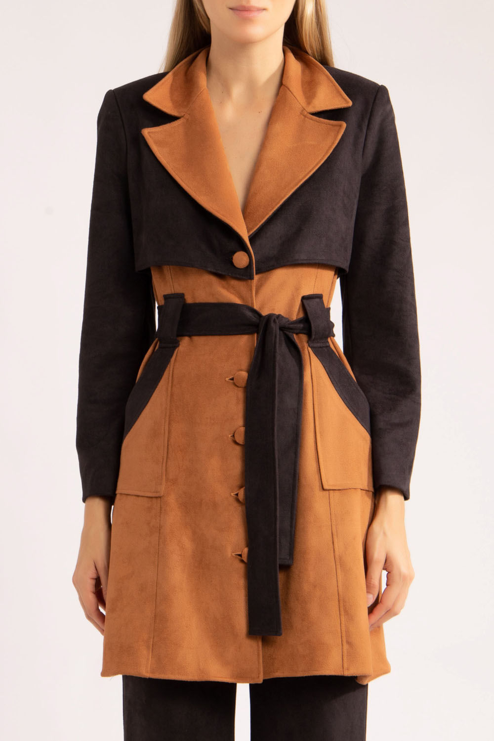 Trench coat bicolor nobu
marrom com preto