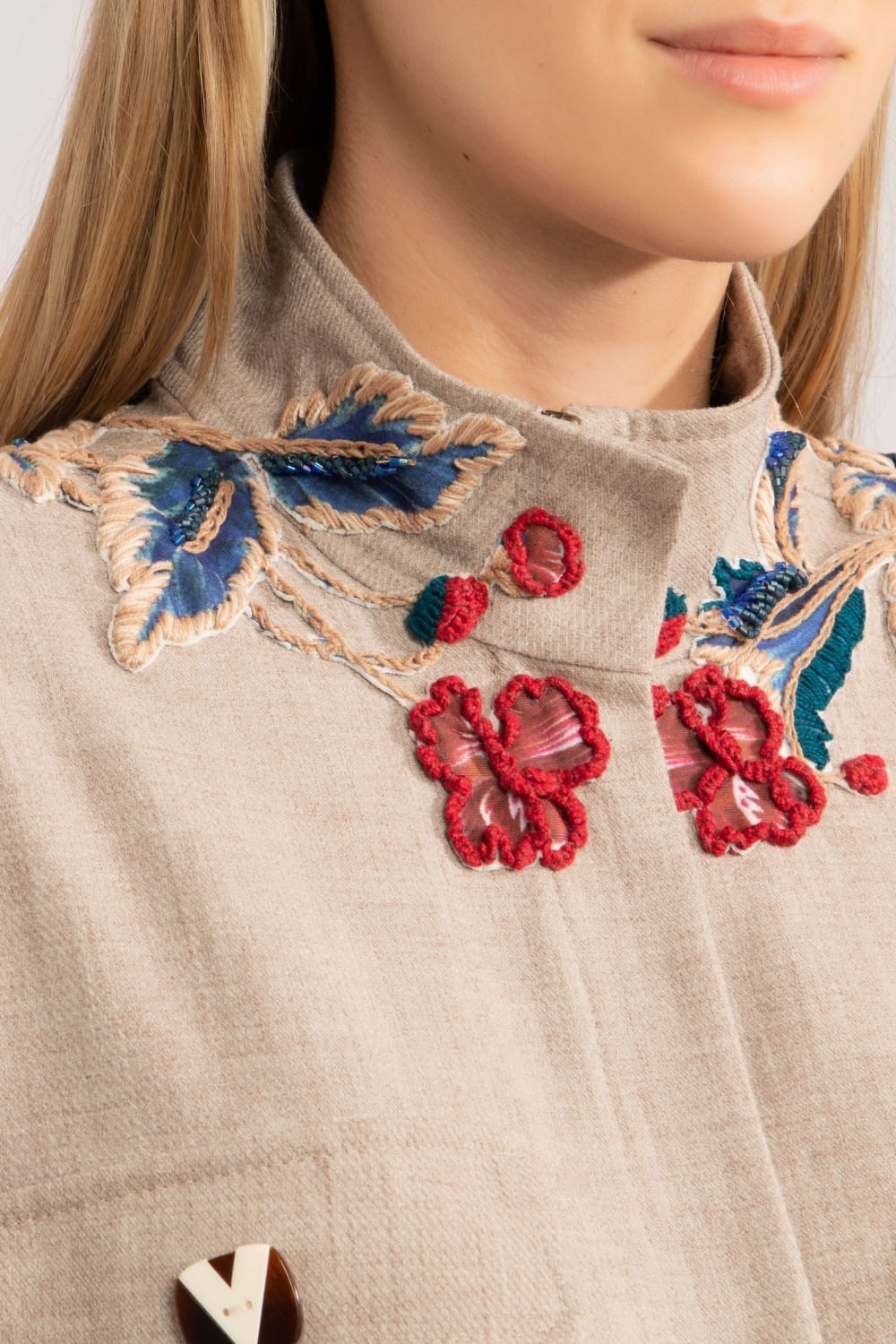 JAQUETA AMPLA MAX TWILL
BEGE