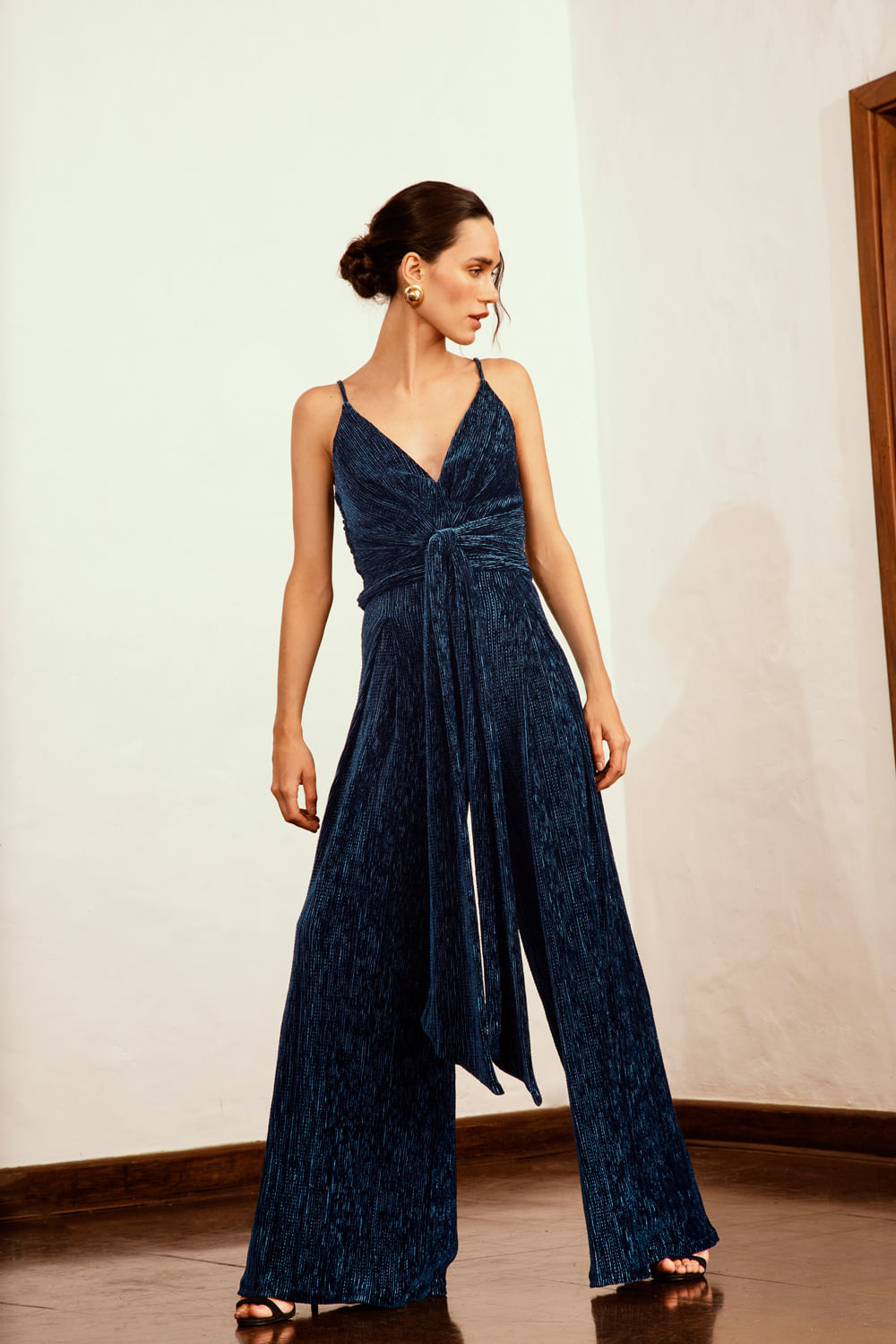 MACACÃO AMARRAÇÃO VELUDO PLISSADO
AZUL