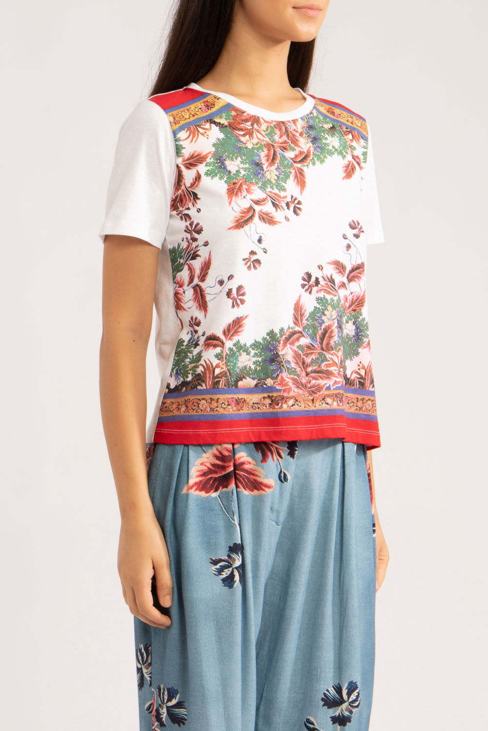 T-SHIRT ESTAMPADA GILLY FLOWER
OFF WHITE