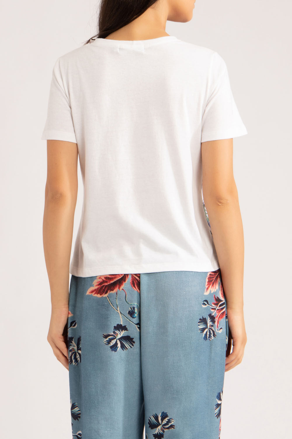 T-SHIRT ESTAMPADA GILLY FLOWER
OFF WHITE