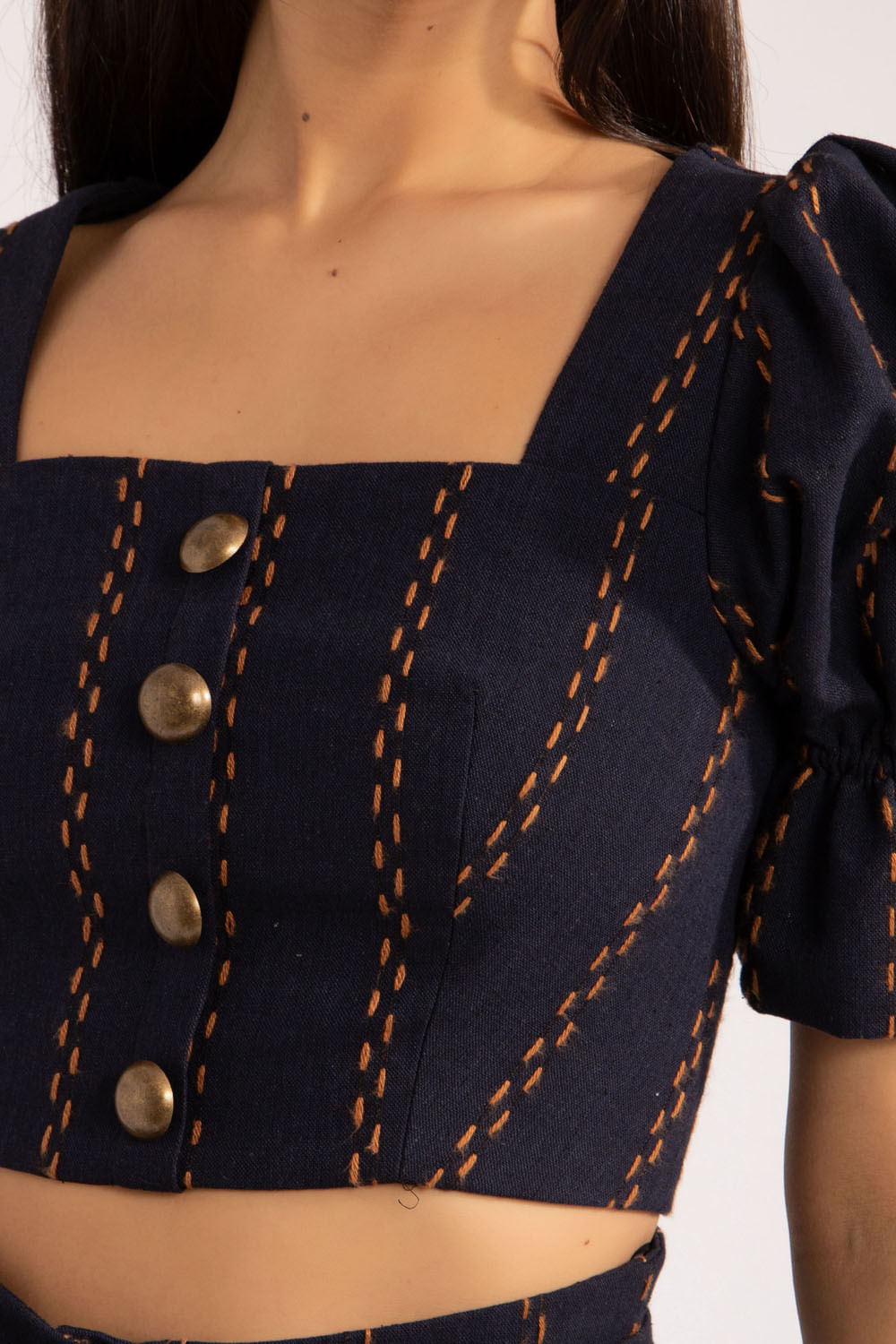 TOP CROPPED BOTÕES PESPONTADO
AZUL ESCURO