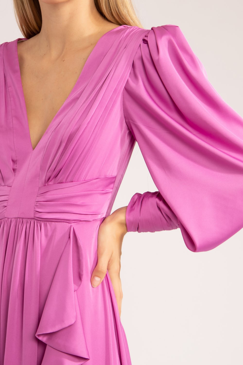 VESTIDO LONGO CETIM SENSORIAL
LILAS