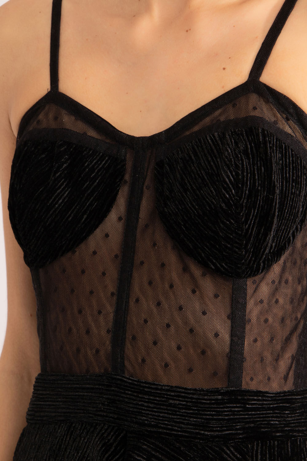 VESTIDO LONGO CORSET VELUDO PLISSADO
PRETO