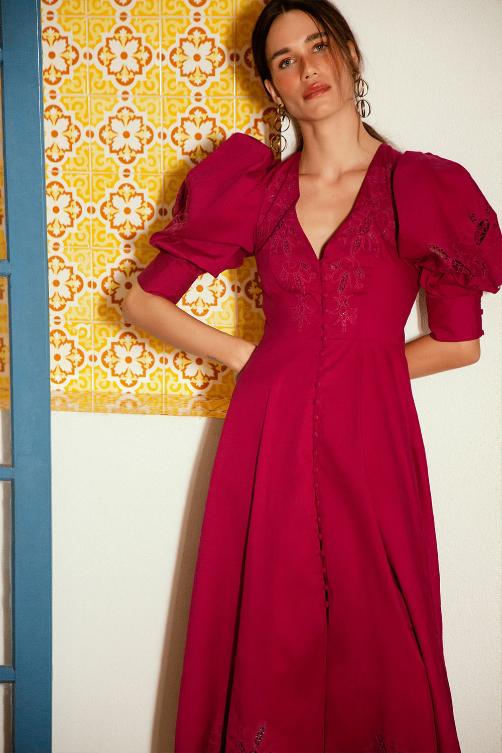 VESTIDO MIDI MANGAS TRICOLINE SPAN
VINHO