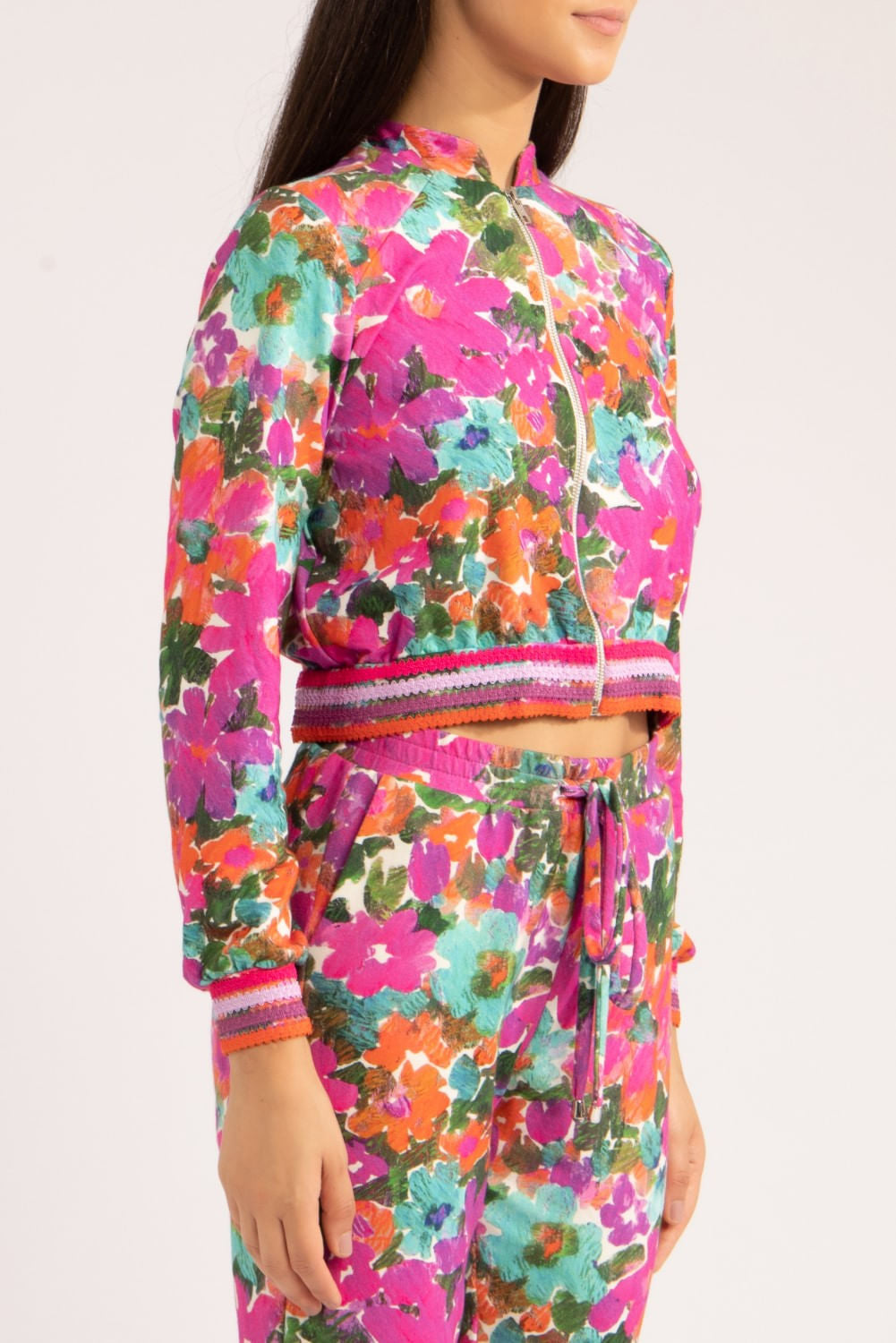 Jaqueta floral gabi
pink