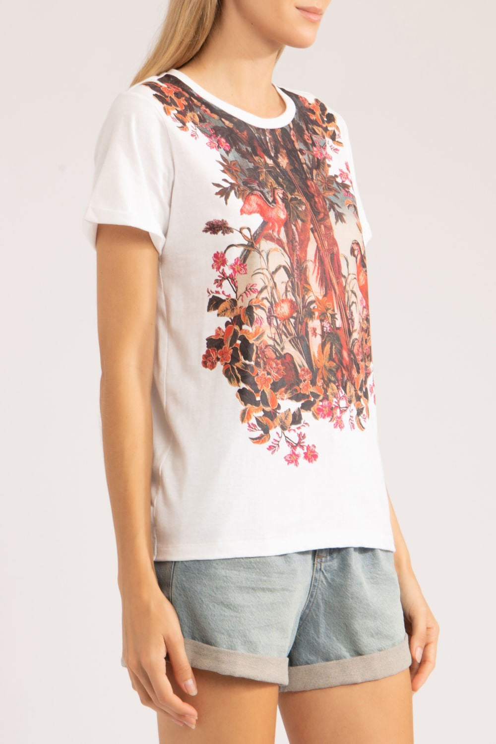 Tee flores vintage macaw
off white