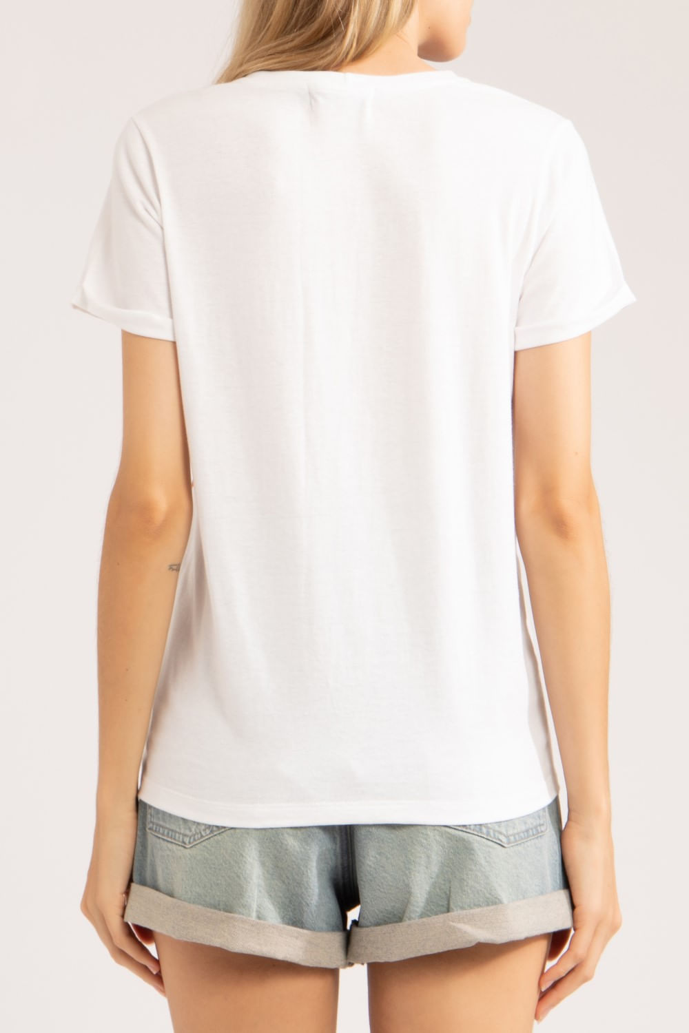 Tee flores vintage macaw
off white