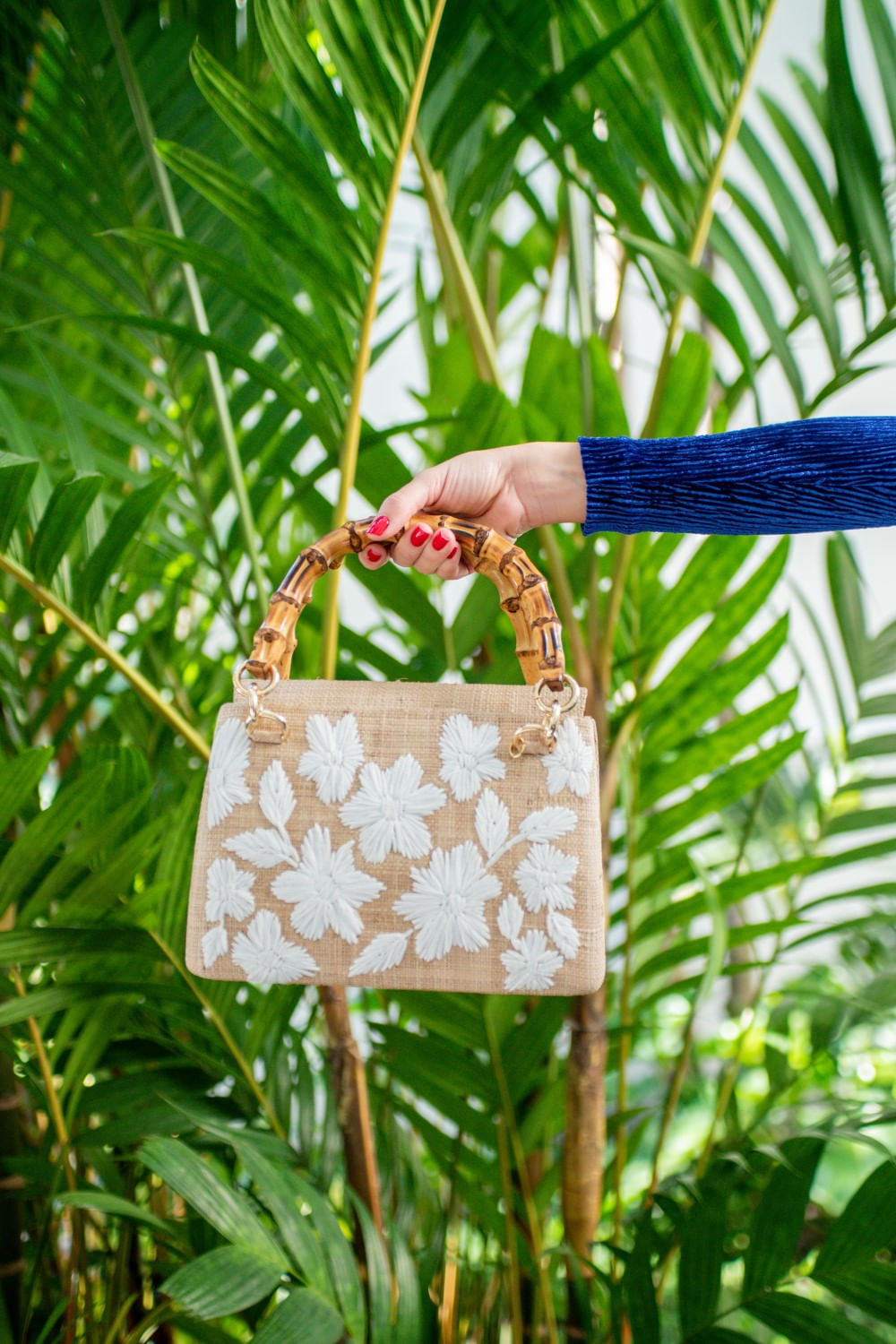 BOLSA 10355 LEONA FLOWER EMB #TOAST W WHITE AREIA
