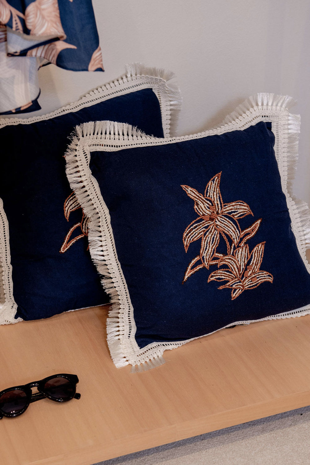 ALMOFADA BORDADA STARGAZER AZUL