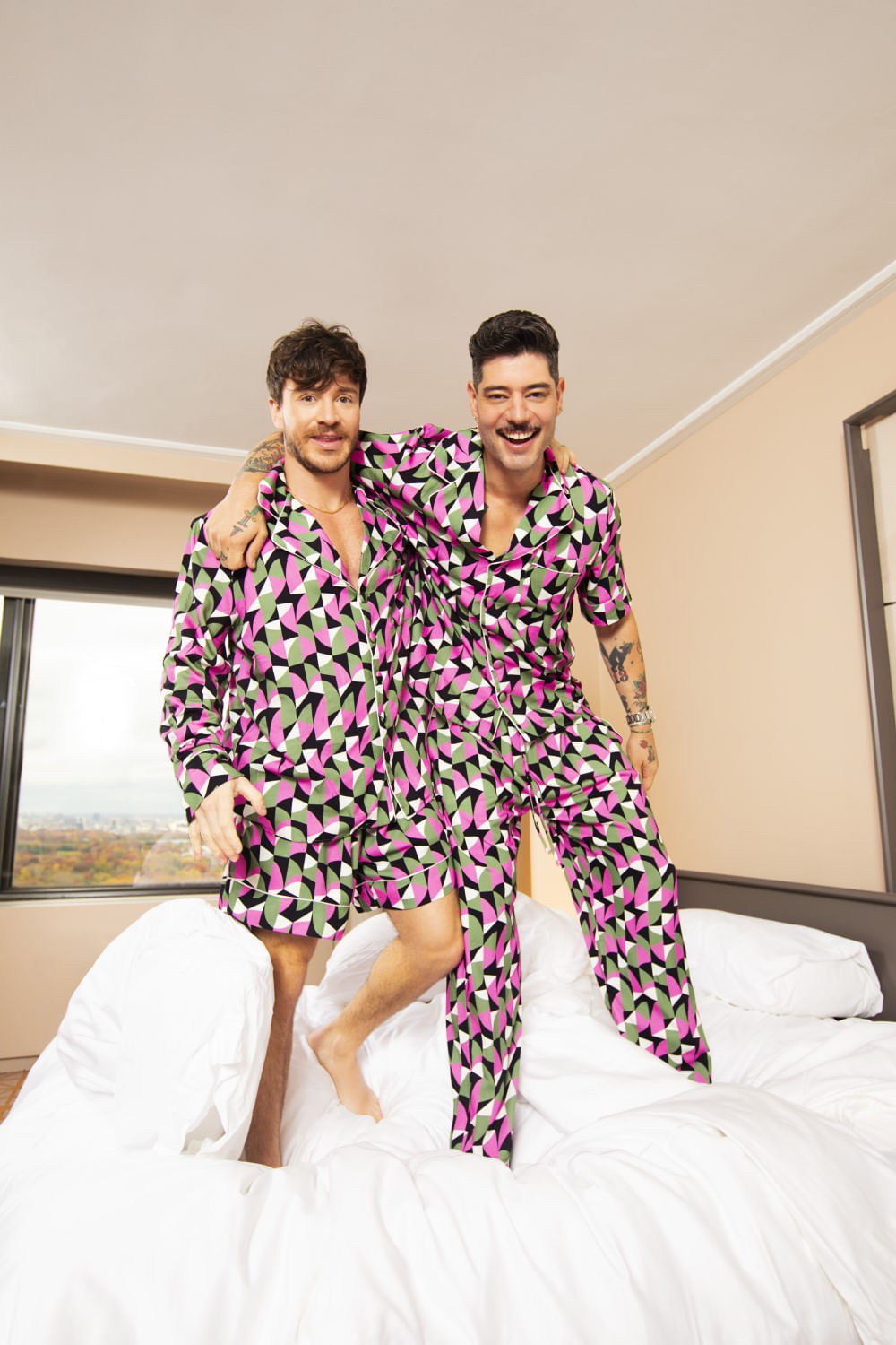 PIJAMA CURTO GEOMÉTRICO ZELLIJ KADU DANTAS VERDE COM PINK