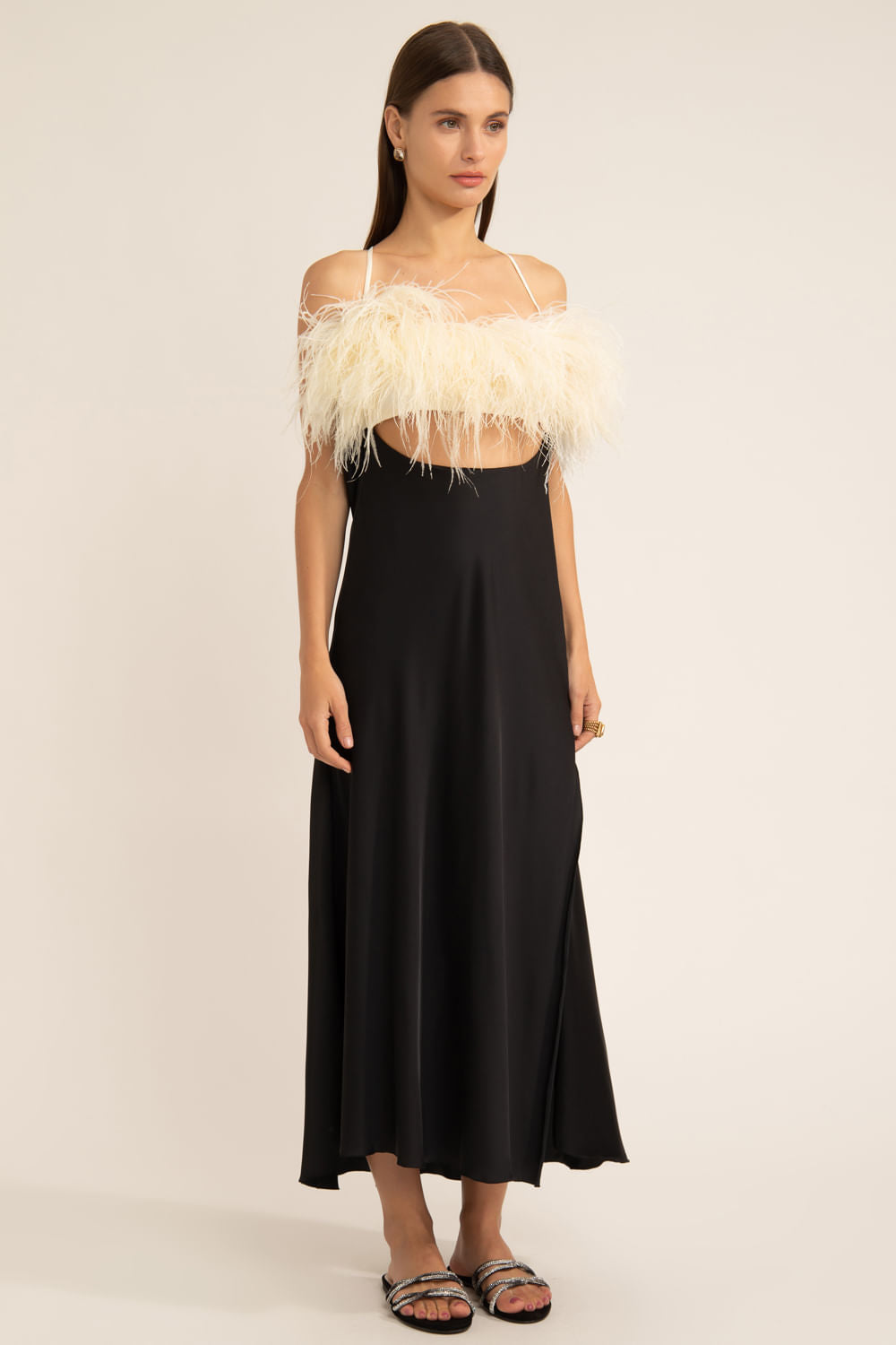PIJAMA NEW LANVIN PRETO COM PLUMAS NO PEITO PRETO