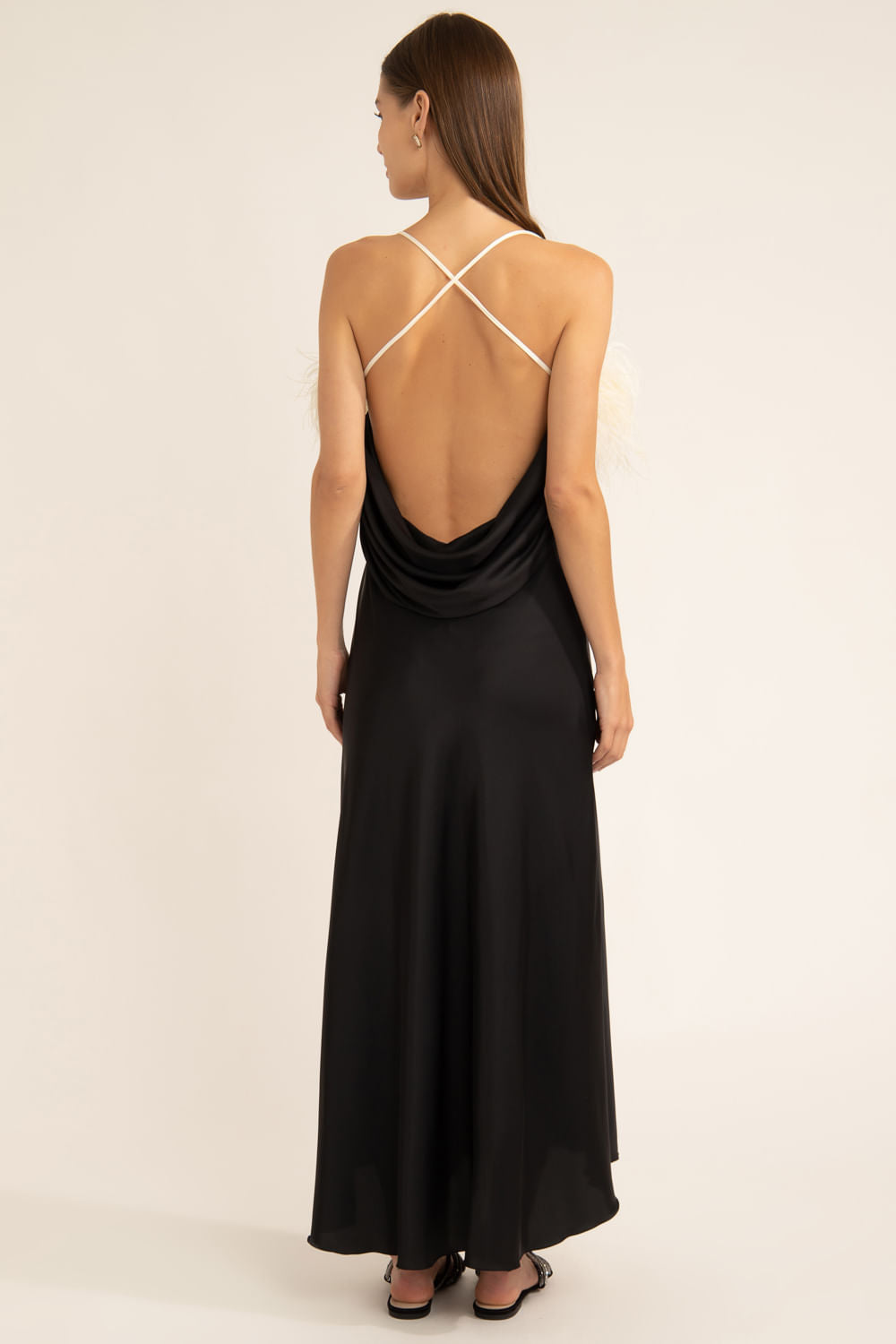 PIJAMA NEW LANVIN PRETO COM PLUMAS NO PEITO PRETO