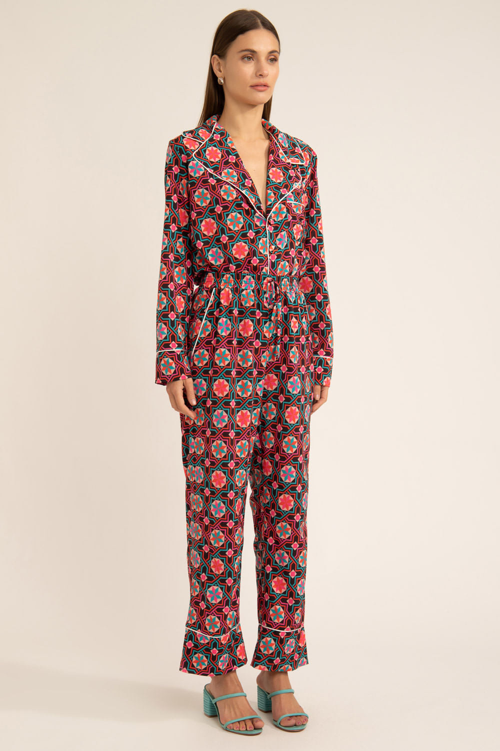 PIJAMA LONGO GEOMÉTRICO SOCHI PRETO