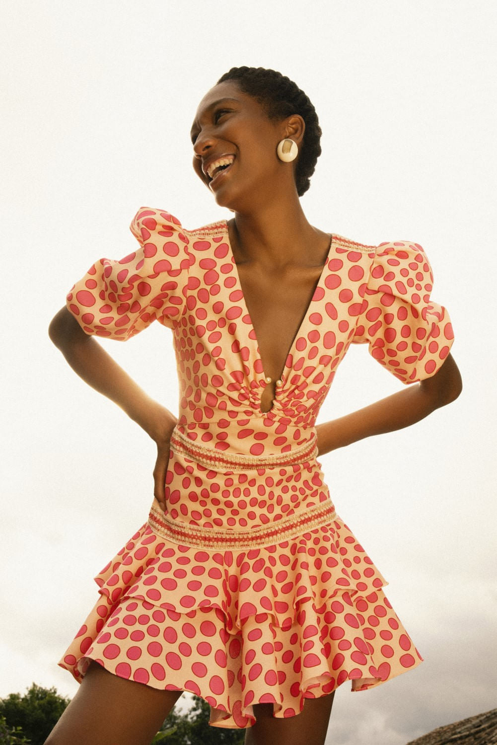 Vestido curto ferragem poá bossa rosa