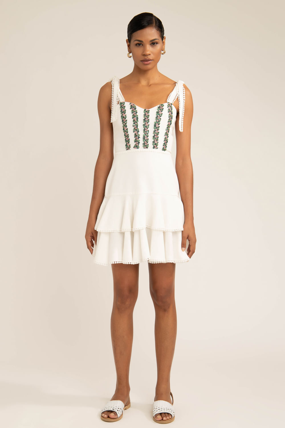 Vestido curto bordado scape off white