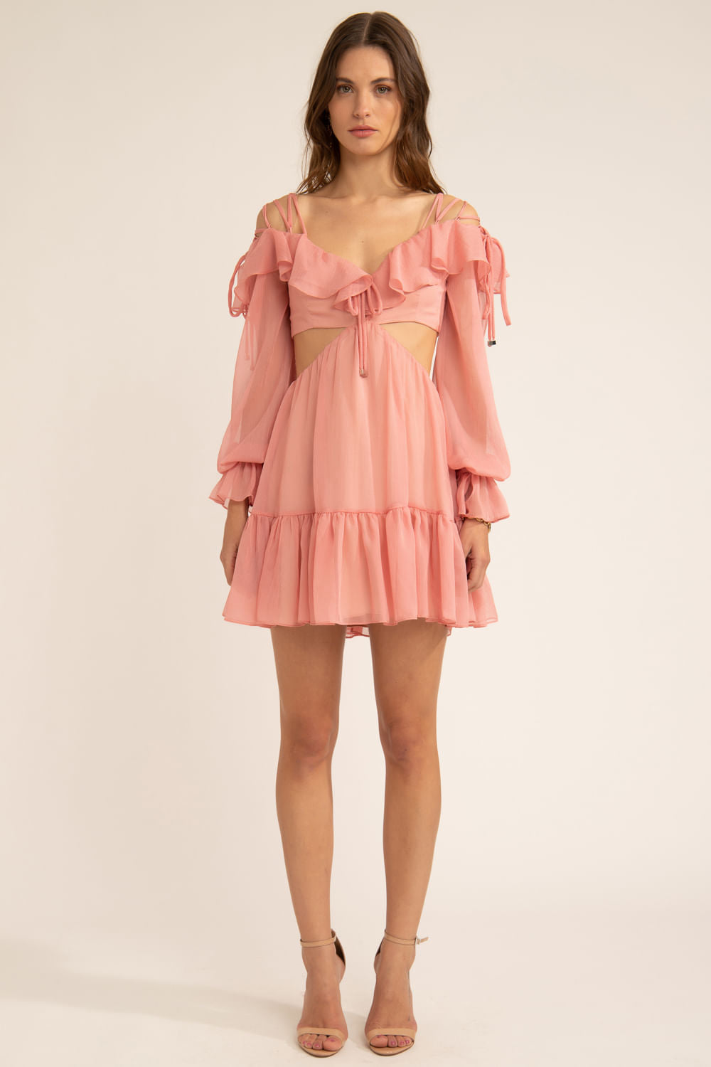 Vestido curto recortes silky plissê rosa