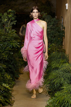 VESTIDO MIDI ASSIMETRICO ROSA COM PLUMAS ROSA