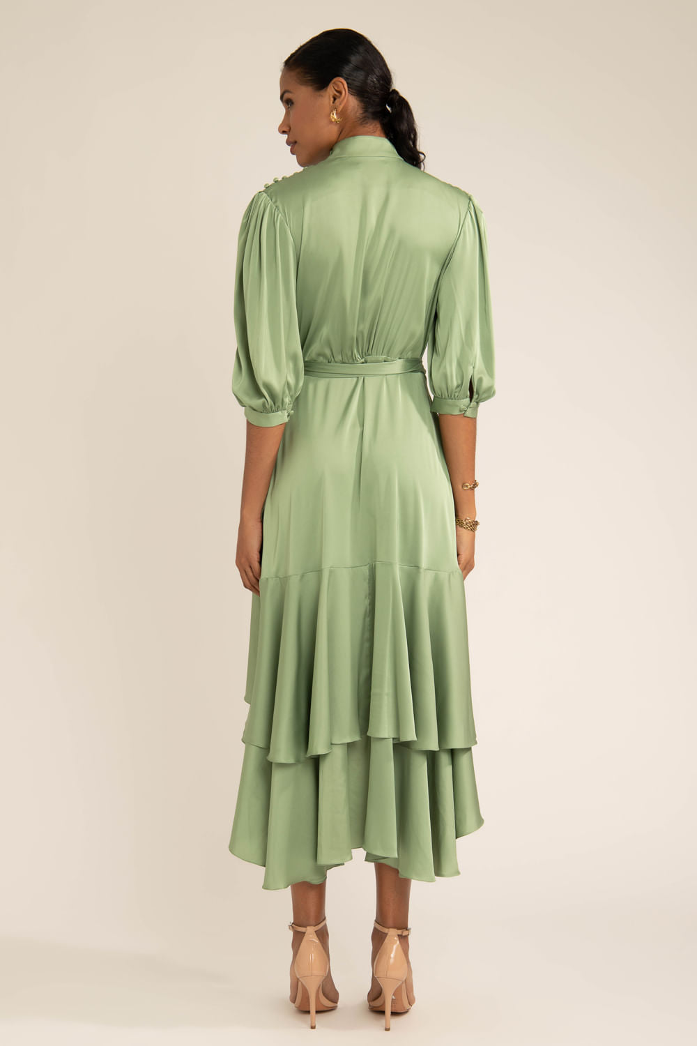 Vestido mídi assimétrico cetim statement verde