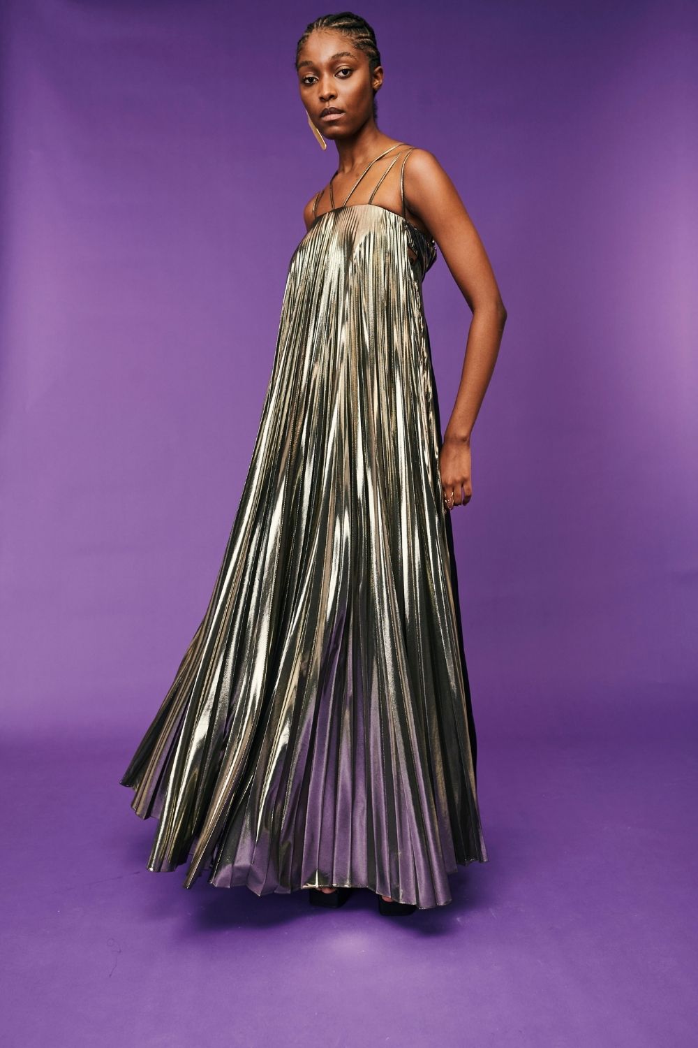 VESTIDO LONGO PLISSADO LIQUID DOURADO