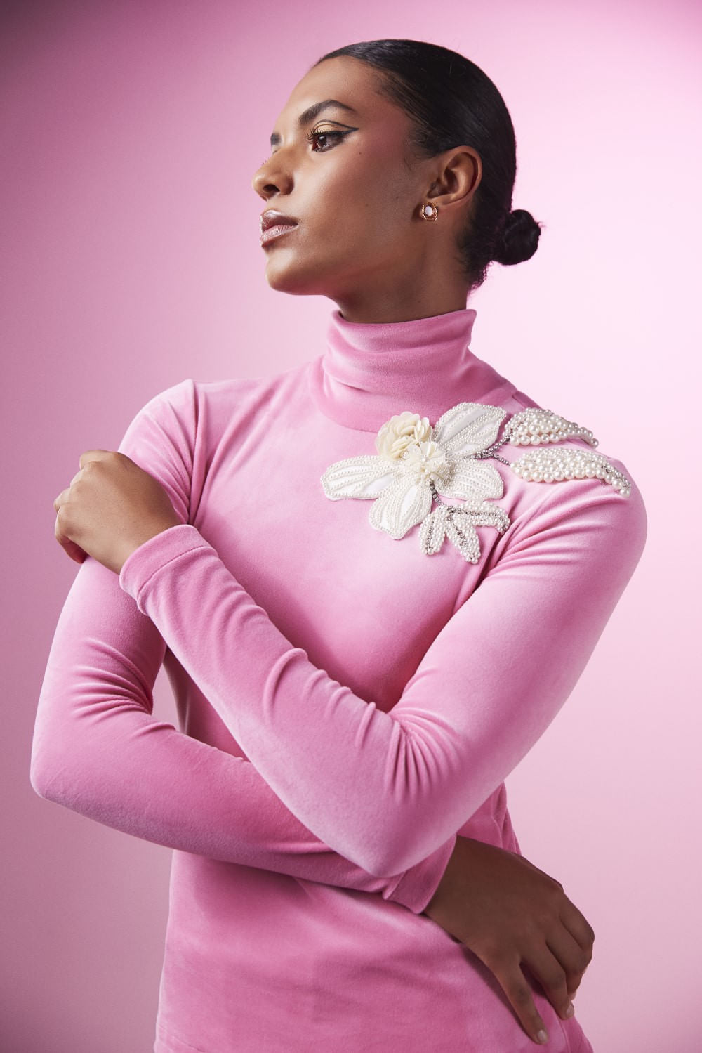 Blusa gola alta veludo babylon rosa