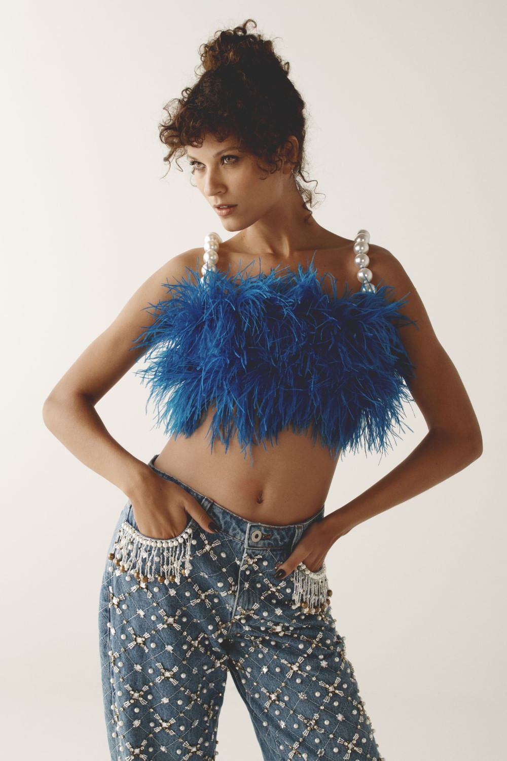 Top cropped plumas malha luxor spy azul