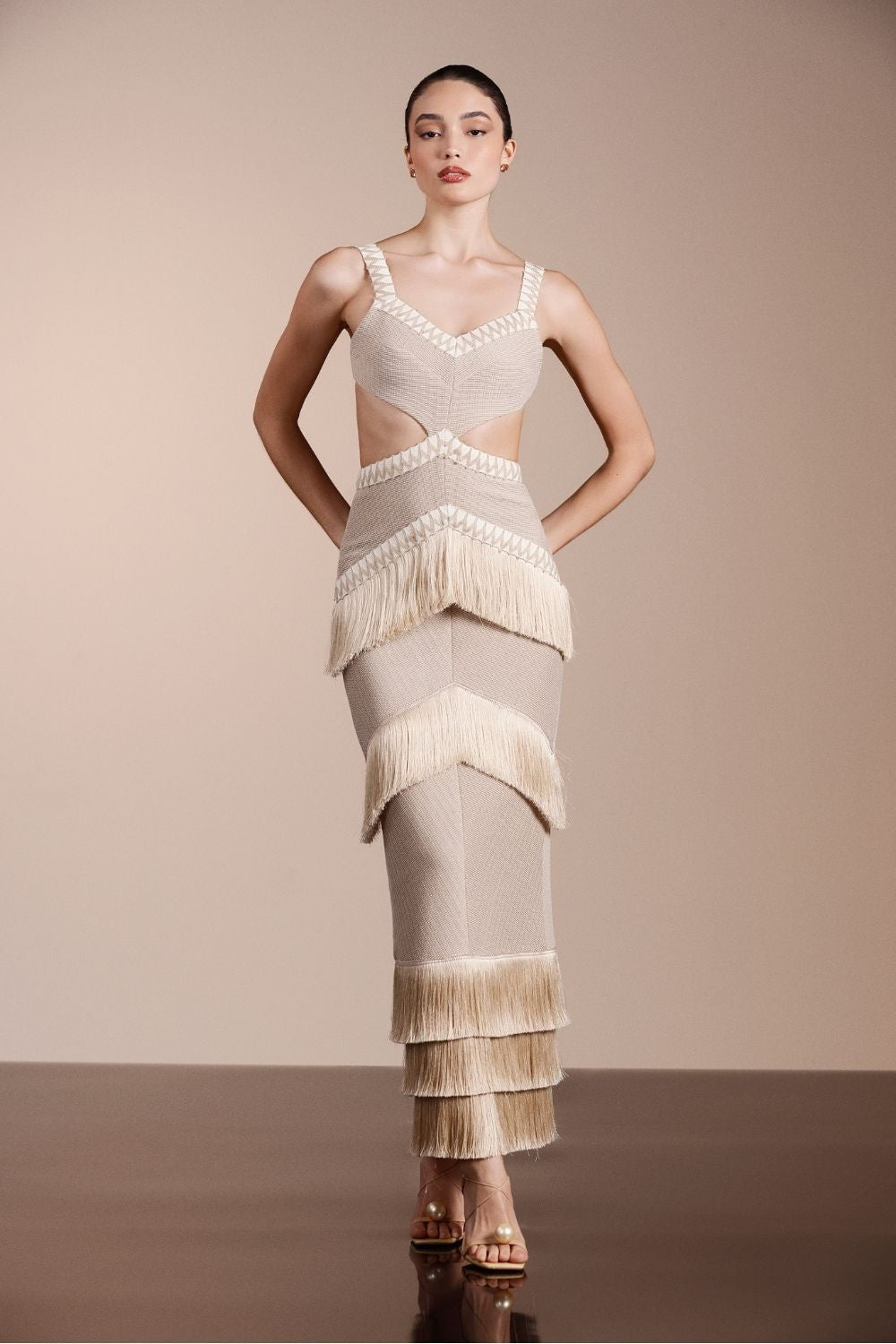 VESTIDO LONGO FRANJAS MALHA EMILLE CRU