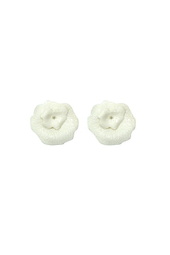 BRINCO FLOR PÉROLA HORTÊNSIA OFF WHITE