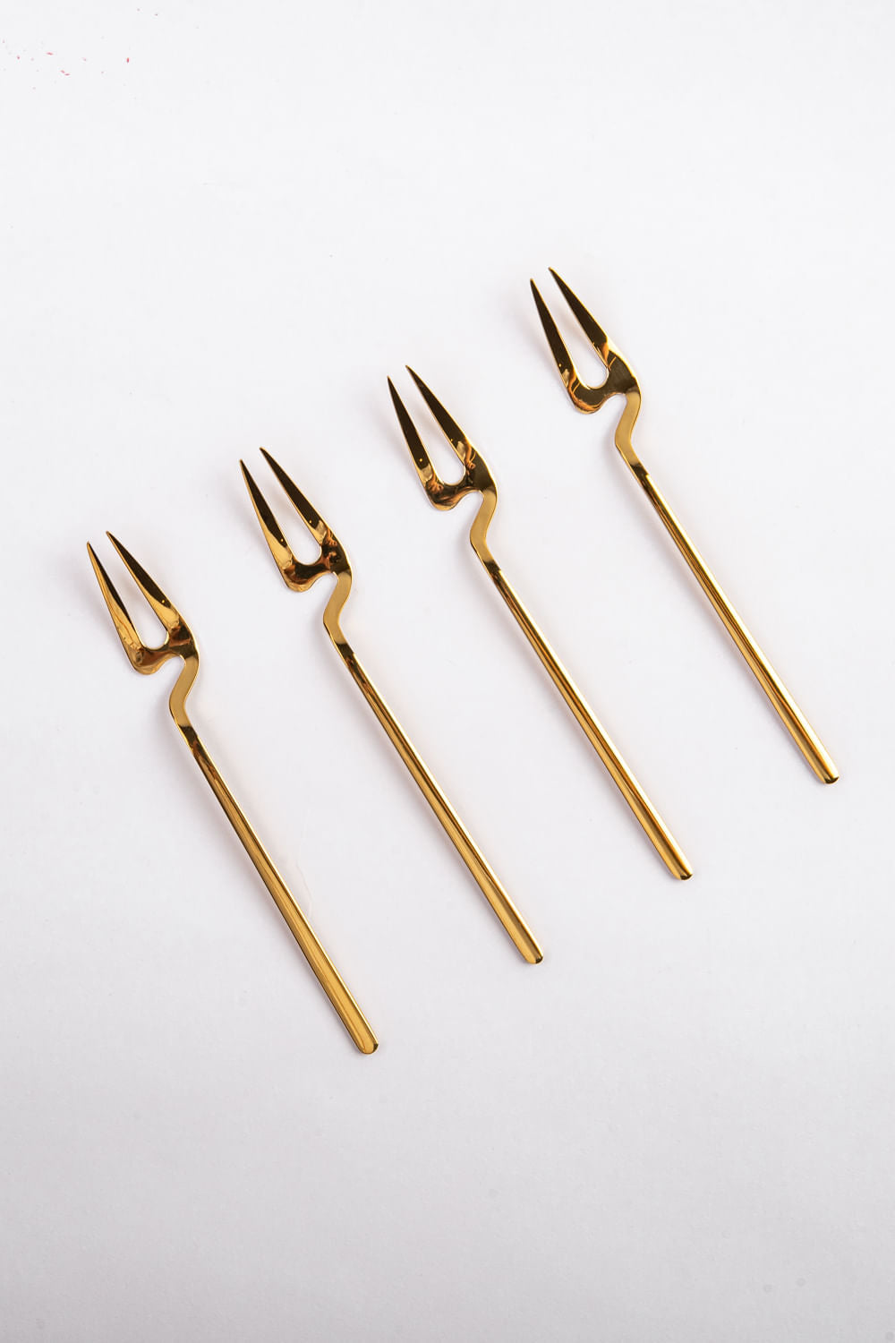 SET DE GARFOS PARA SOBREMESA
DOURADO