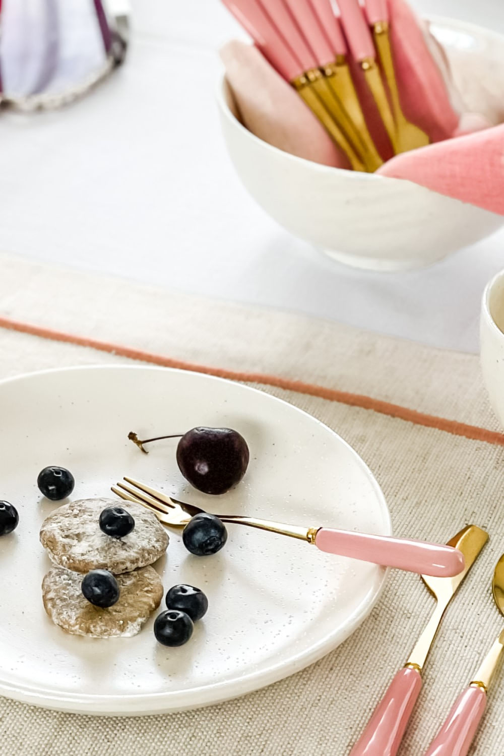 SET DE GARFOS PARA SOBREMESA BOTÂNICA ROSA COM DOURADO