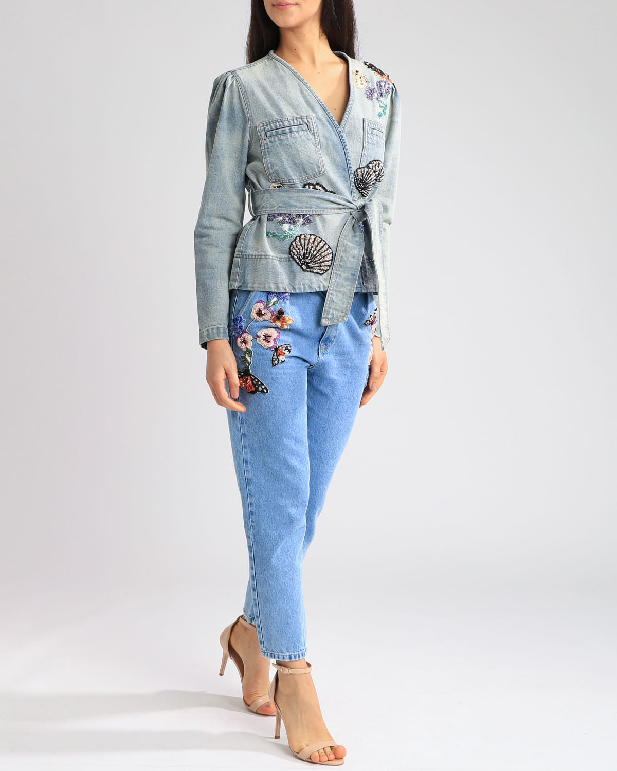 Jaqueta jeans bordada
jeans