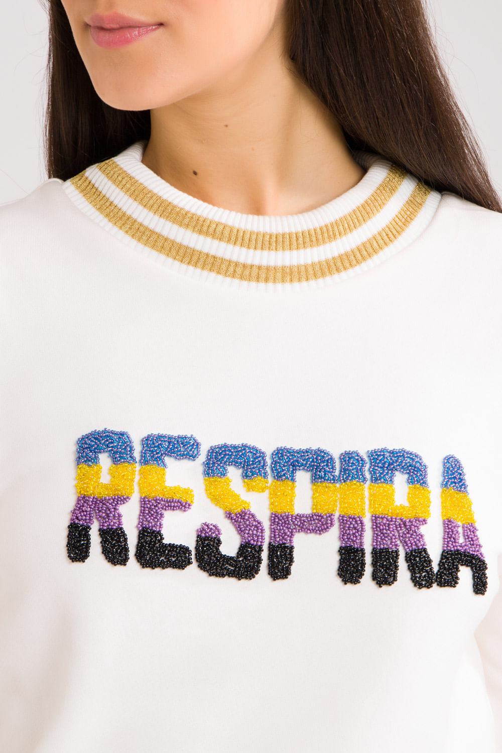 MOLETOM ALMA BORDADO RESPIRA
BRANCO