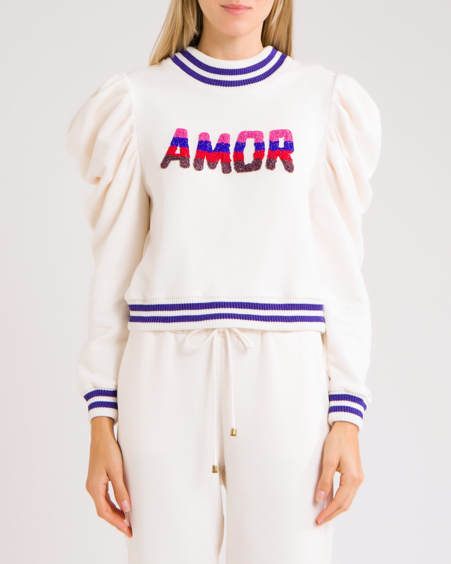 MOLETOM ALMA BORDADO AMOR BRANCO