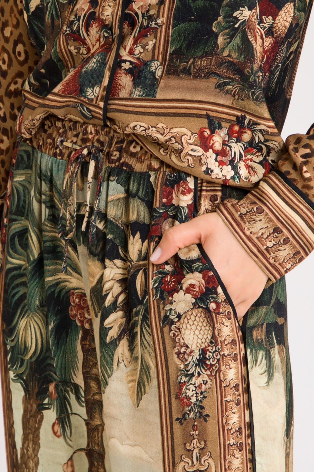 PIJAMA ONÇA ACETINADO LONGO MARROM