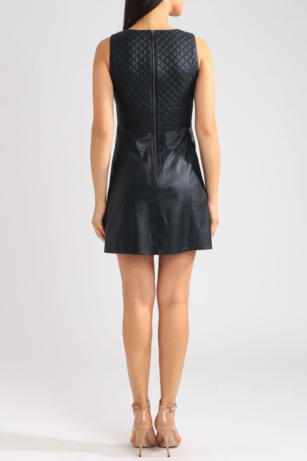 Vestido de couro bordado flores preto